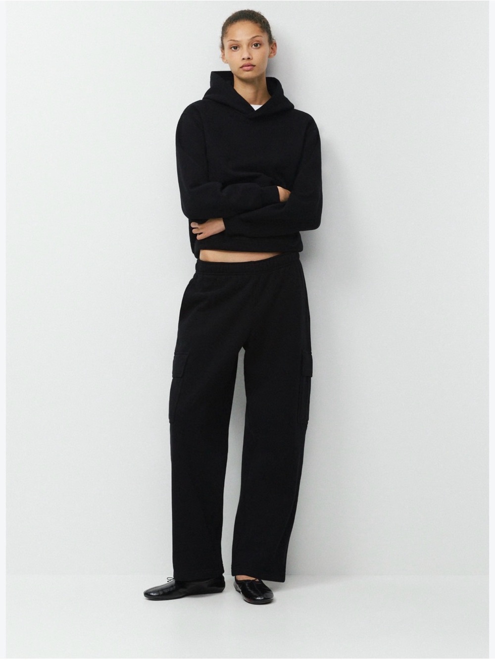 TNA Sweatfleece cozy fleece Mega Fit Black Wide-Leg Cargo Sweatpants - Women's